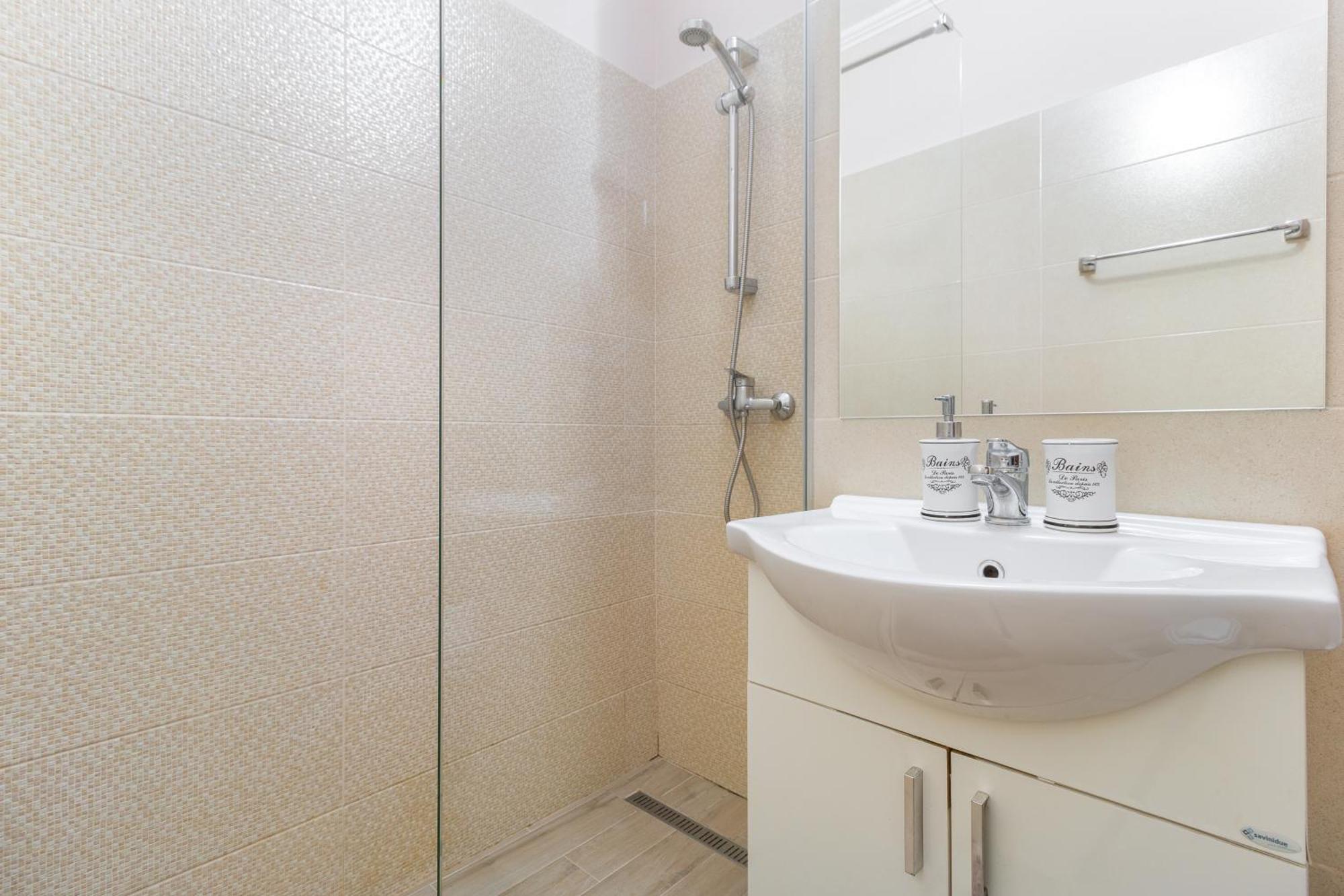 Venezia Studio Apartment Орадя Экстерьер фото