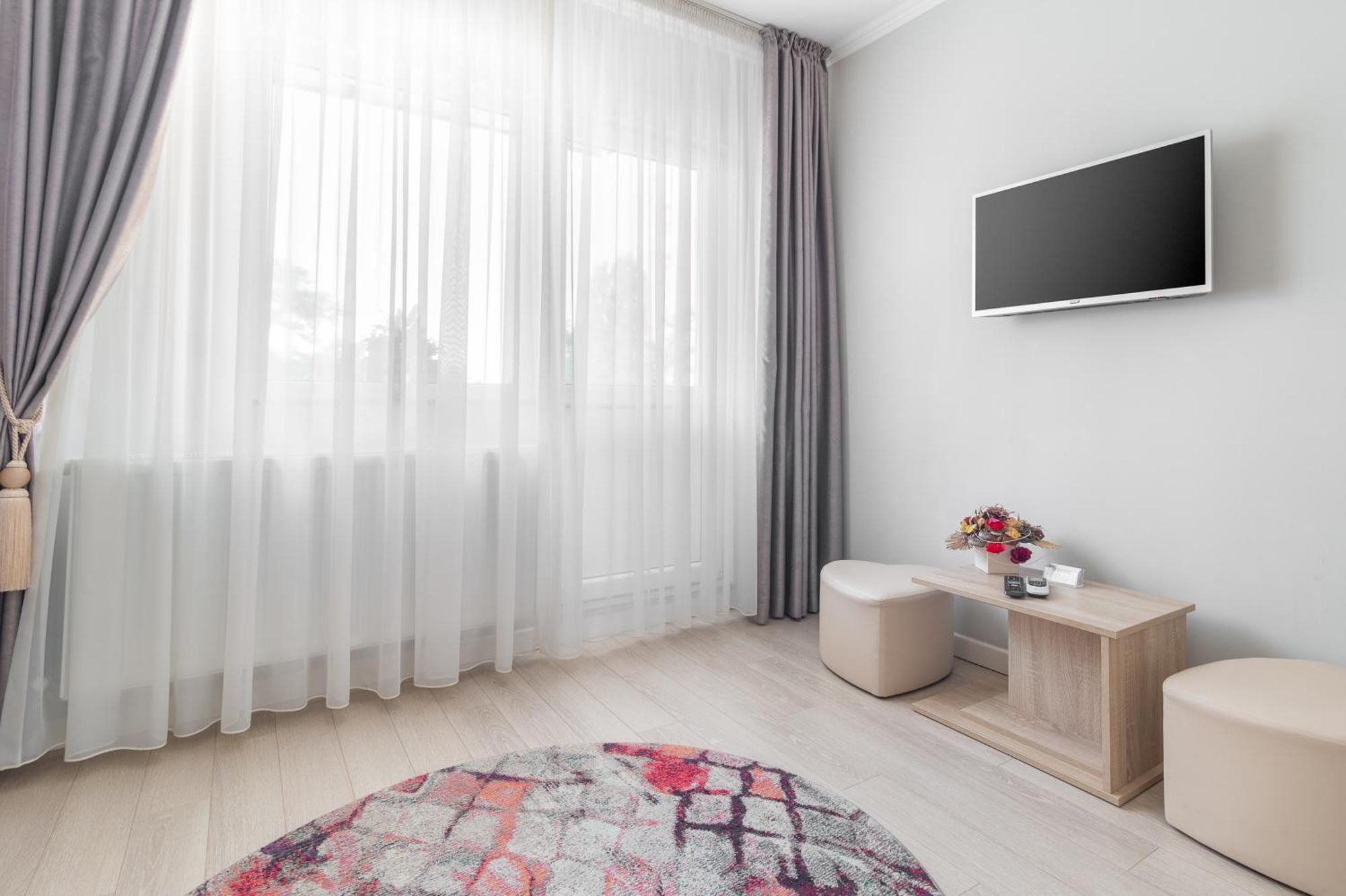 Venezia Studio Apartment Орадя Экстерьер фото